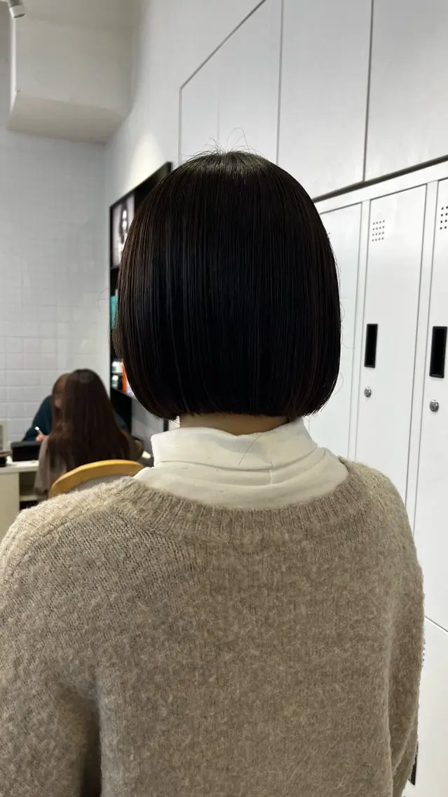 ショート ボブ カット センターパート/カラ ーメッシュ📍ユリのヘアスタイル