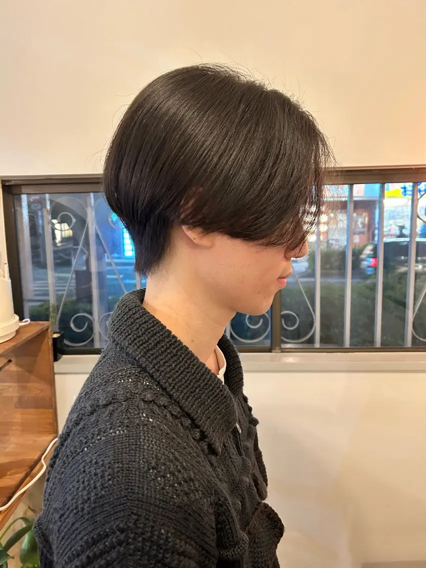 メンズ センターパート 刈り上げ 透明感カラー 美髪矯正💎momoのヘアスタイル