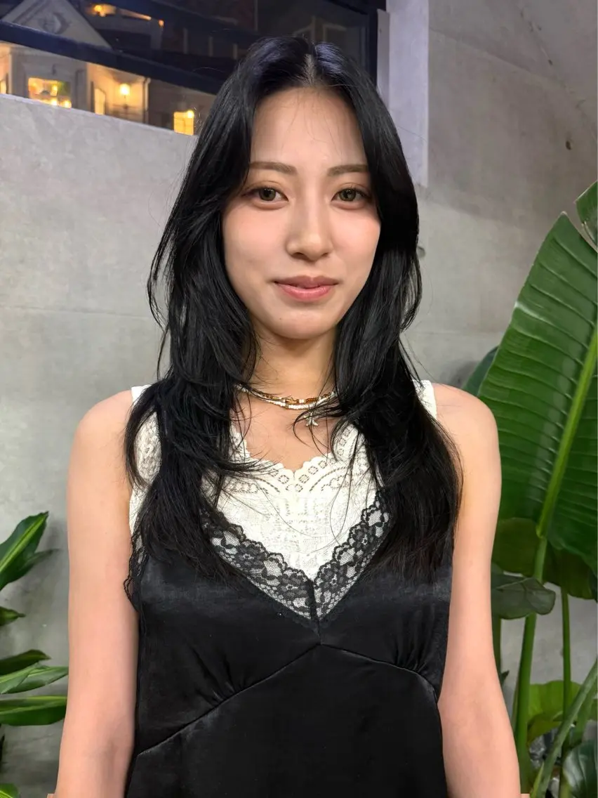 ロング ロングレイヤー アッシュ アッシュブラウン ラベンダーベージュ ボブ カット ヘアカラー トリートメント レイヤーカット\ウル フ　chinatsuのヘアスタイル