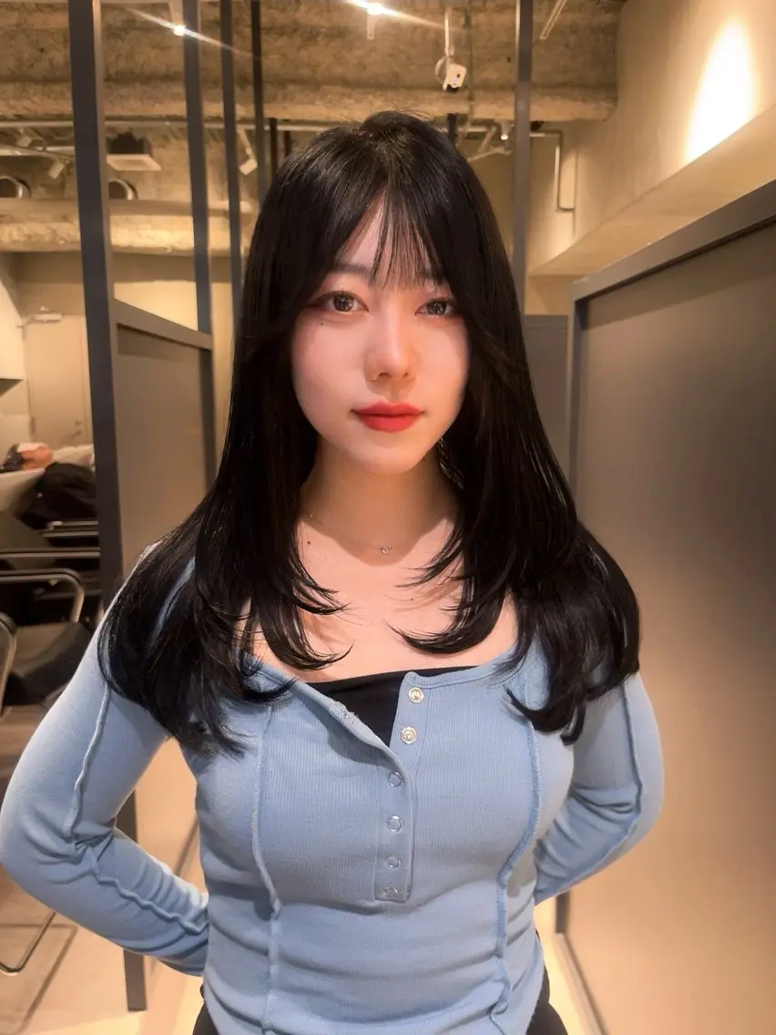ロング レイヤーカット 前嶋 愛友のヘアスタイル