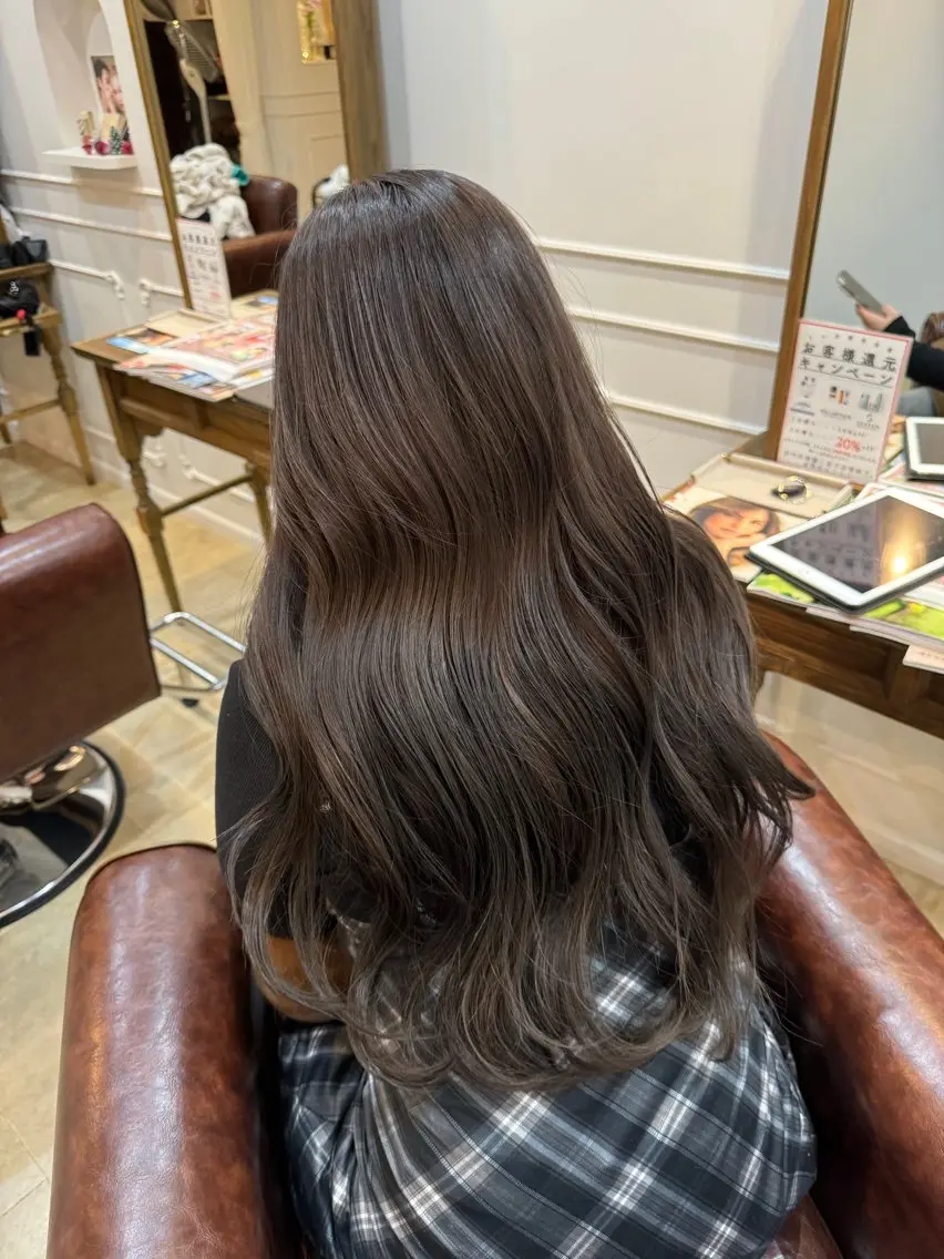 ロング カラー ブリーチ ヘアカラー トリートメント houda marinのヘアスタイル