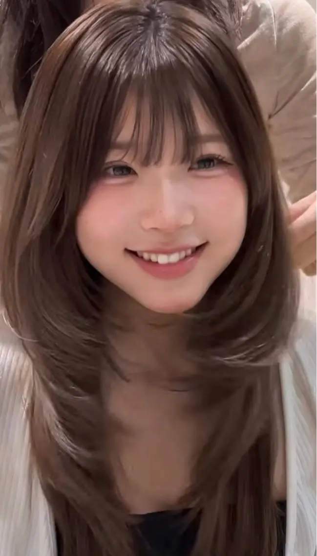 ロング 真下 瑞歩のヘアスタイル