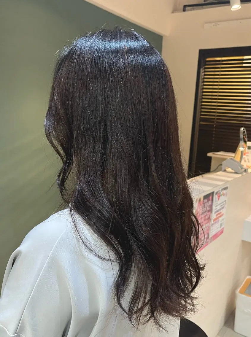 ロング カラー アッシュ アッシュブラウン ブラウンカラー 安来柚乃 ヤスキユノのヘアスタイル
