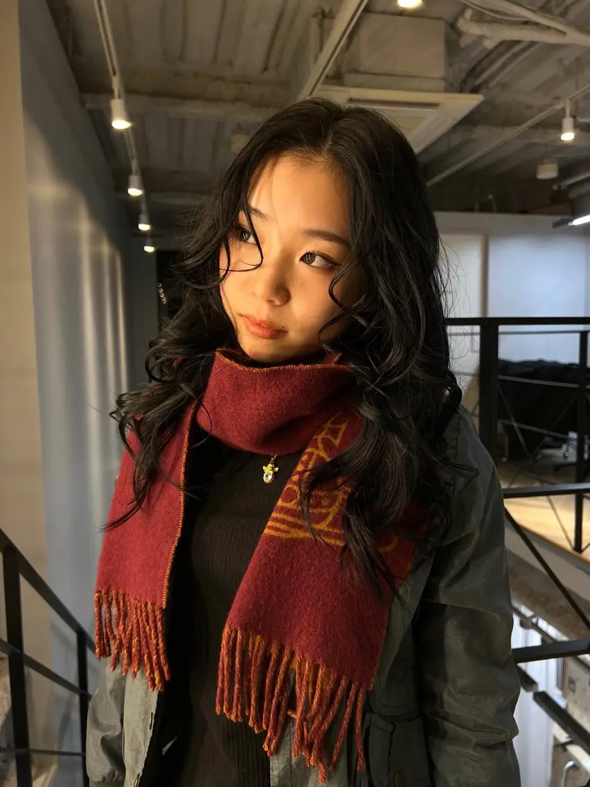 ロング 下川 結月のヘアスタイル