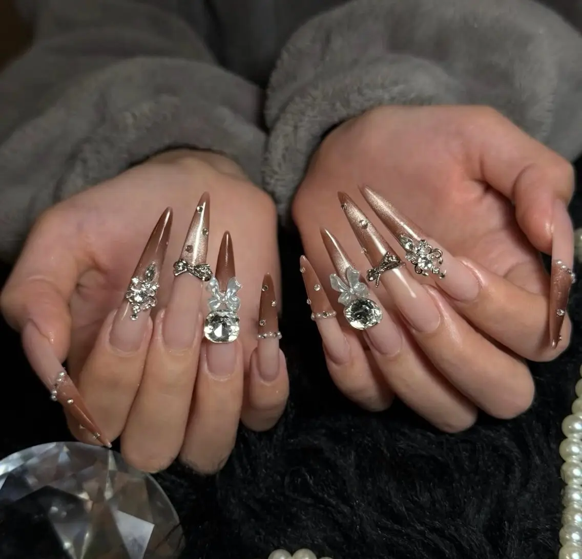 ネイル アートネイル ボルドー フレンチネイル ジェルネイル 氷ネイル・うるうるネイル ハンドネイル Julie Nail Hinのネイルデザイン