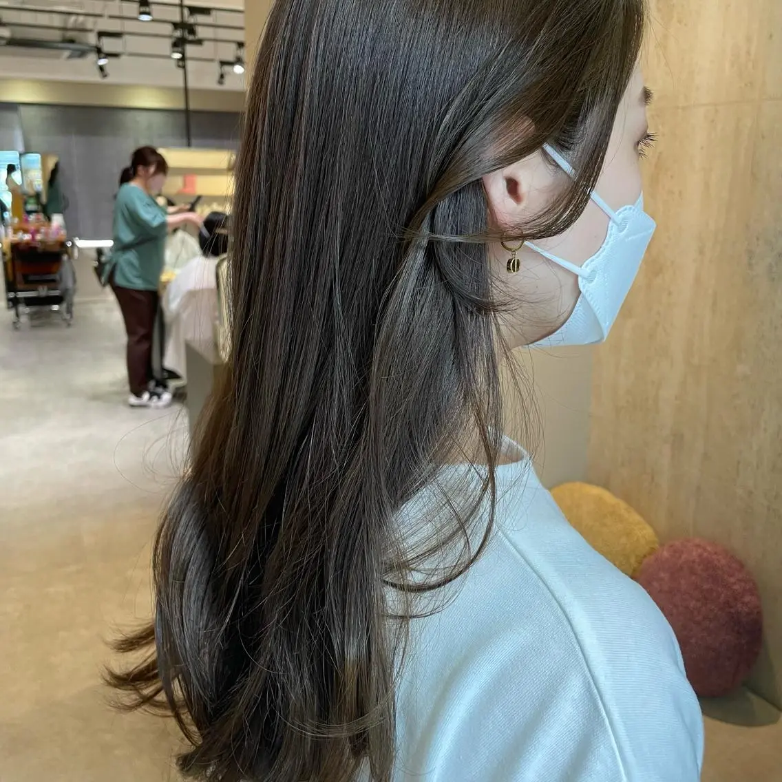 カラー アッシュ ベージュカラー ブリーチ 透明感カラー グレージュ 石山 洸平のヘアスタイル