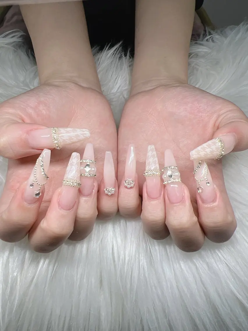 ネイル ハンドネイル Lee Nails チップ長さだし専門店のネイルデザイン