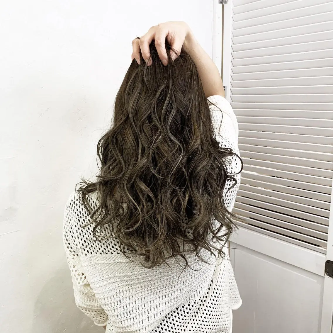 ロング カラー ヘアアレンジ マツエク・マツパ グレージュ ハイライトカラー ハイライト ヘアカラー TATSUYA アートディレクターのヘアスタイル