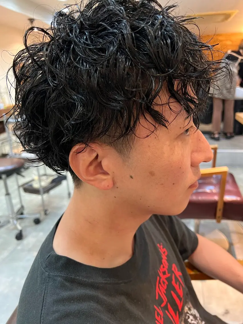 パーマ メンズ カット パーマ 透明感・艶感 小坂隼斗のヘアスタイル