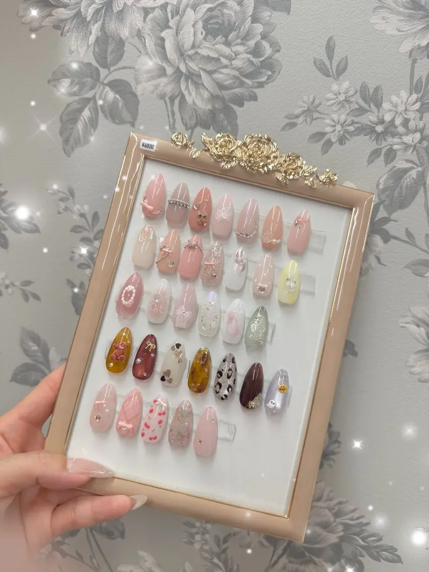 ネイル アートネイル Pawtique ワンホン.フィルインのネイルデザイン