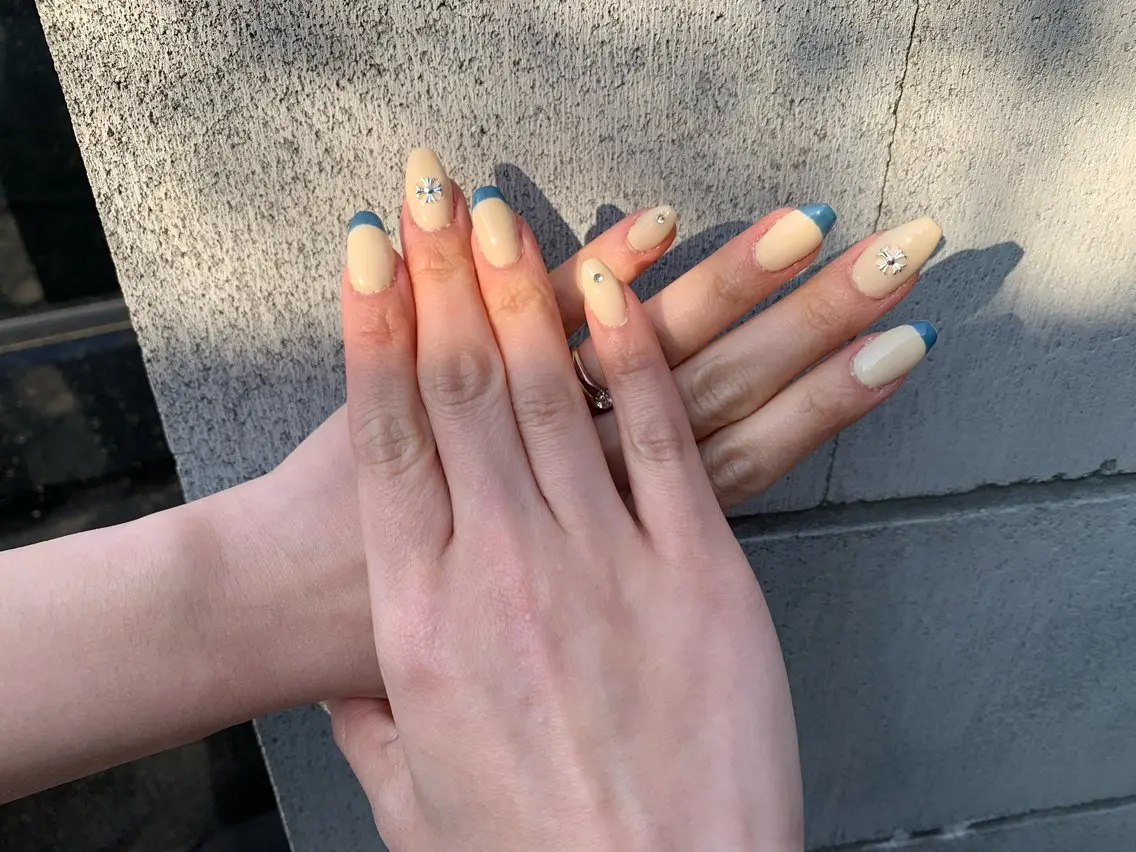 チップ　長さ出し　ツーフィンガーデザイン　　　　　　　　　オフなしの写真