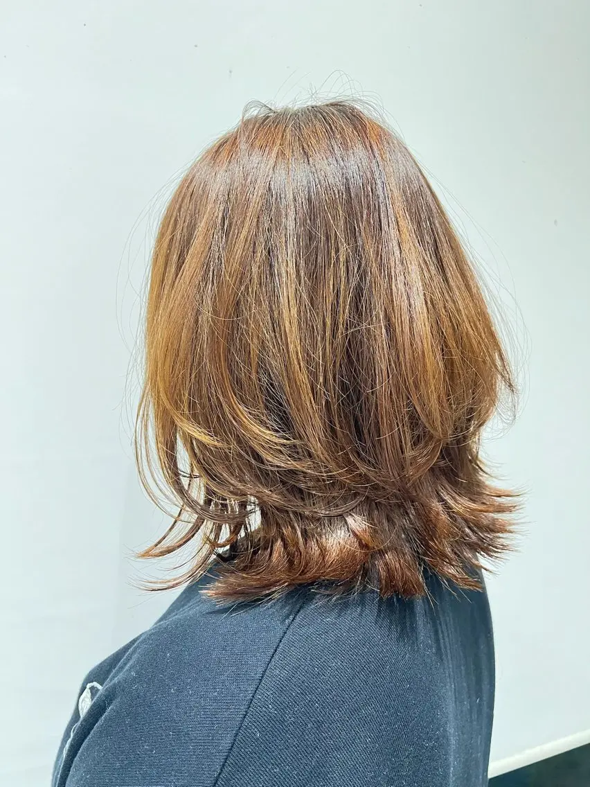 ミディアム 小林 ひびきのヘアスタイル
