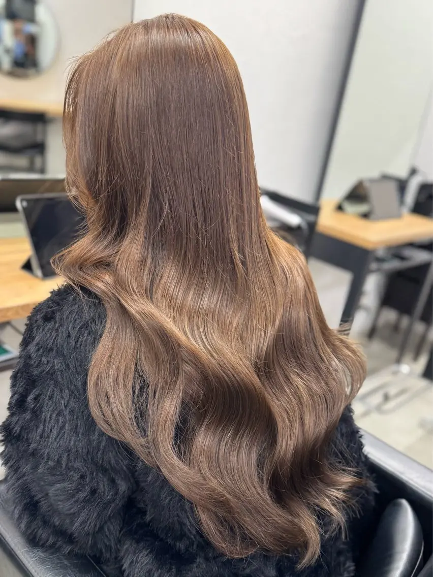 ロング カラー アッシュ ベージュカラー ブリーチ ブロンド ブラウンカラー カット ヘアカラー トリートメント Rico / bob/グレージュのヘアスタイル