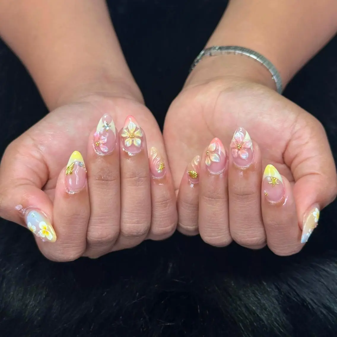 ネイル クリアネイル 韓国ネイル ロングネイル 持ち込み シルバー Melia Nail Nambaのネイルデザイン