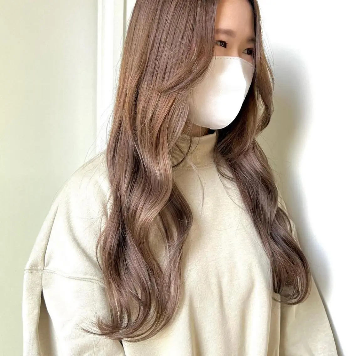 ロング カラー ベージュカラー ミルクティーベージュ レイヤー / メンズ 🇰🇷 細江 美紅のヘアスタイル
