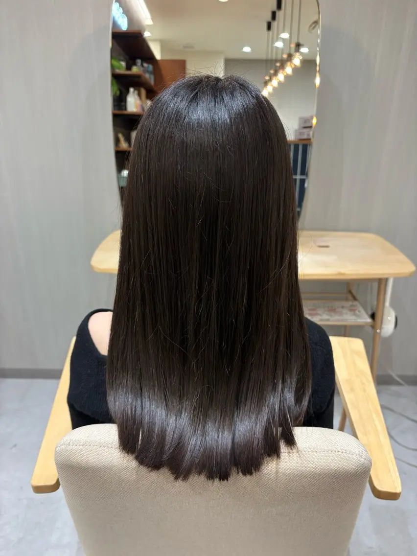 ロング 吉田 絢音のヘアスタイル