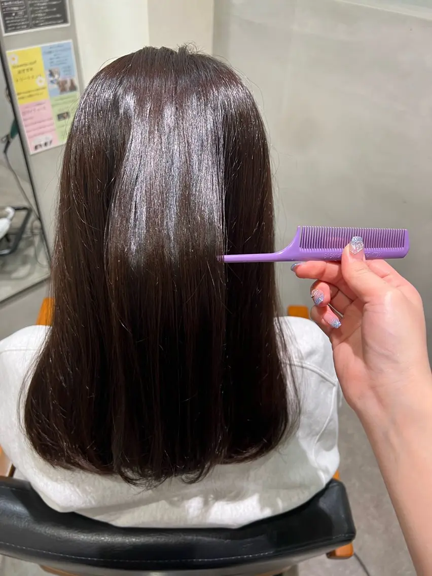 セミロング カラー ベージュカラー ブルーカラー 透明感カラー 中山 琴葉のヘアスタイル