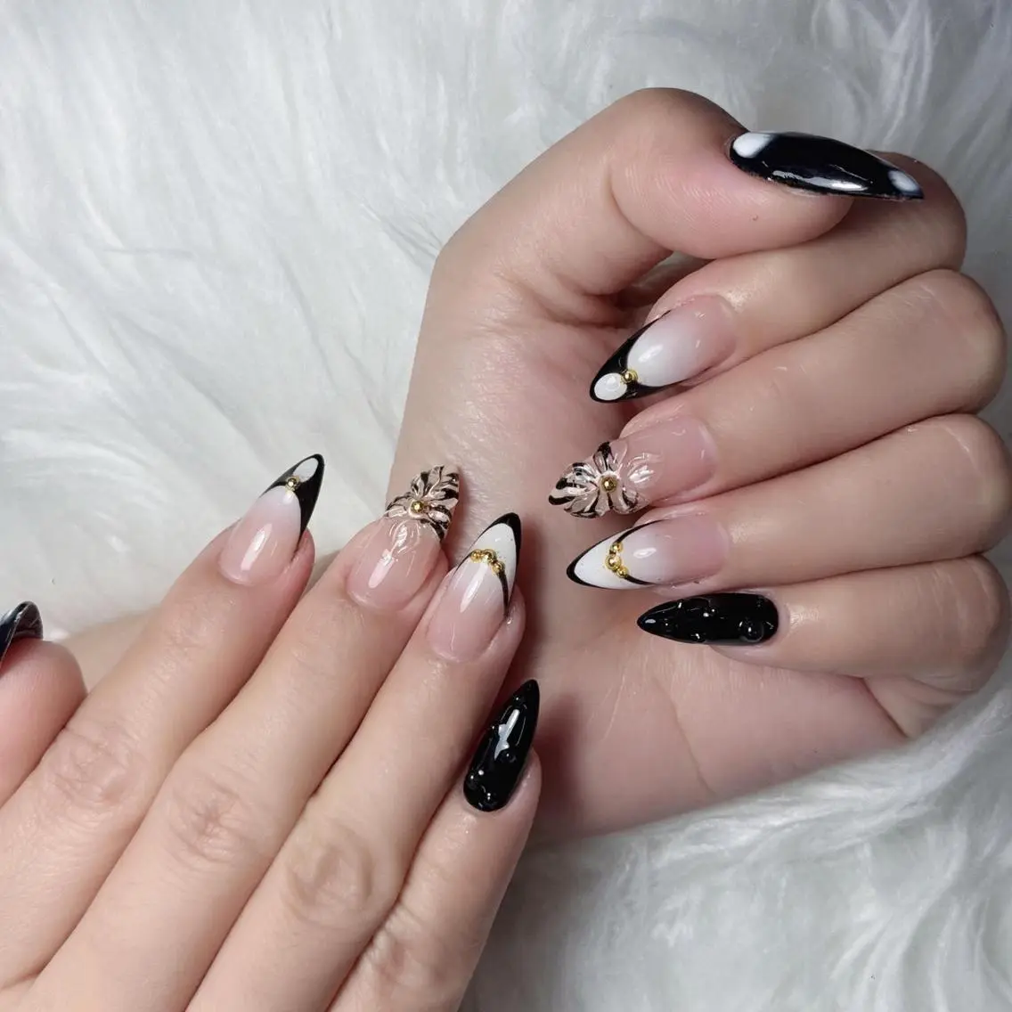 ネイル アートネイル チークネイル ドット フットネイル フレンチネイル ハンドネイル Mika Nails 心斎橋のネイルデザイン