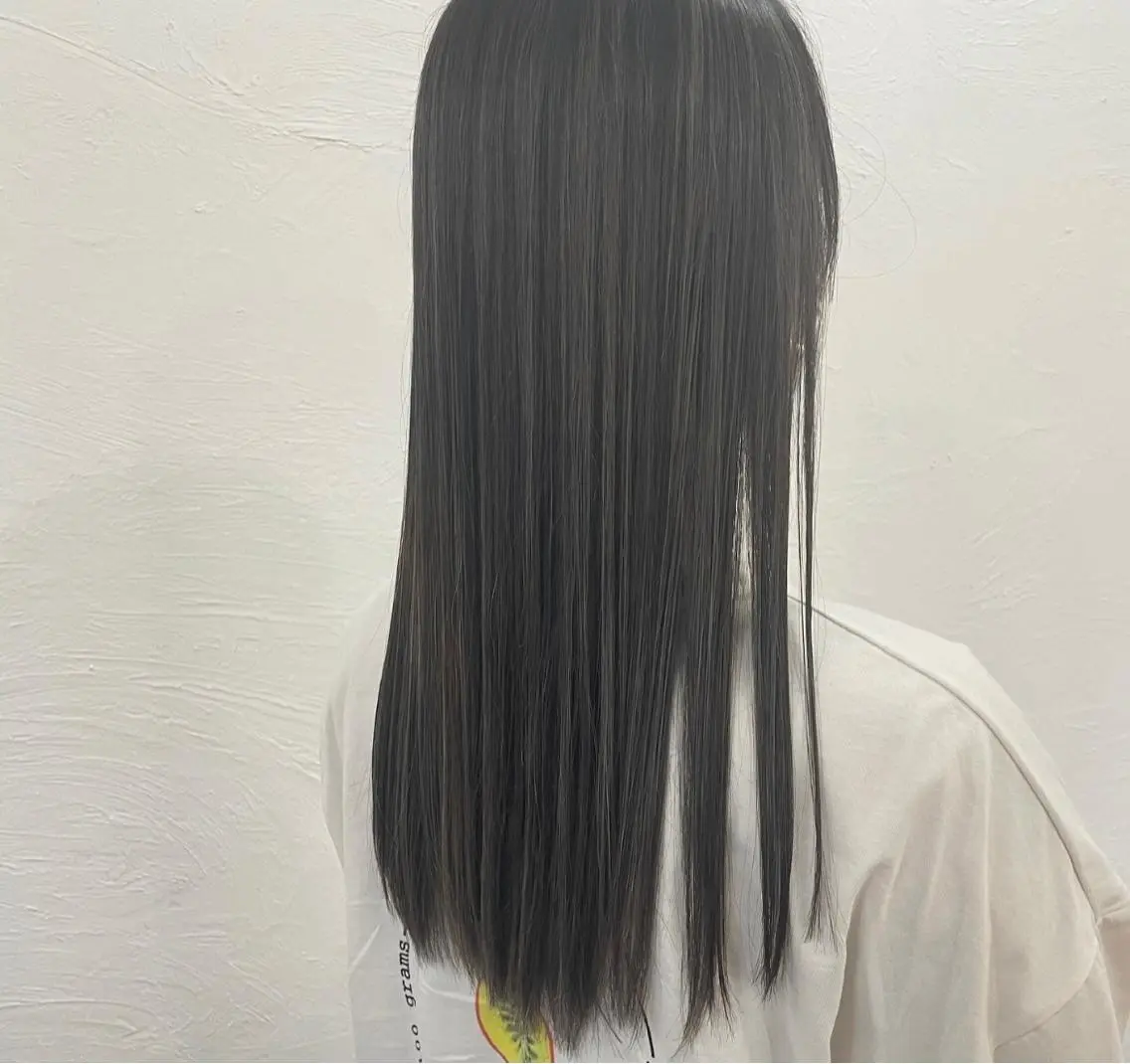 ロング カラー 河野 満月のヘアスタイル