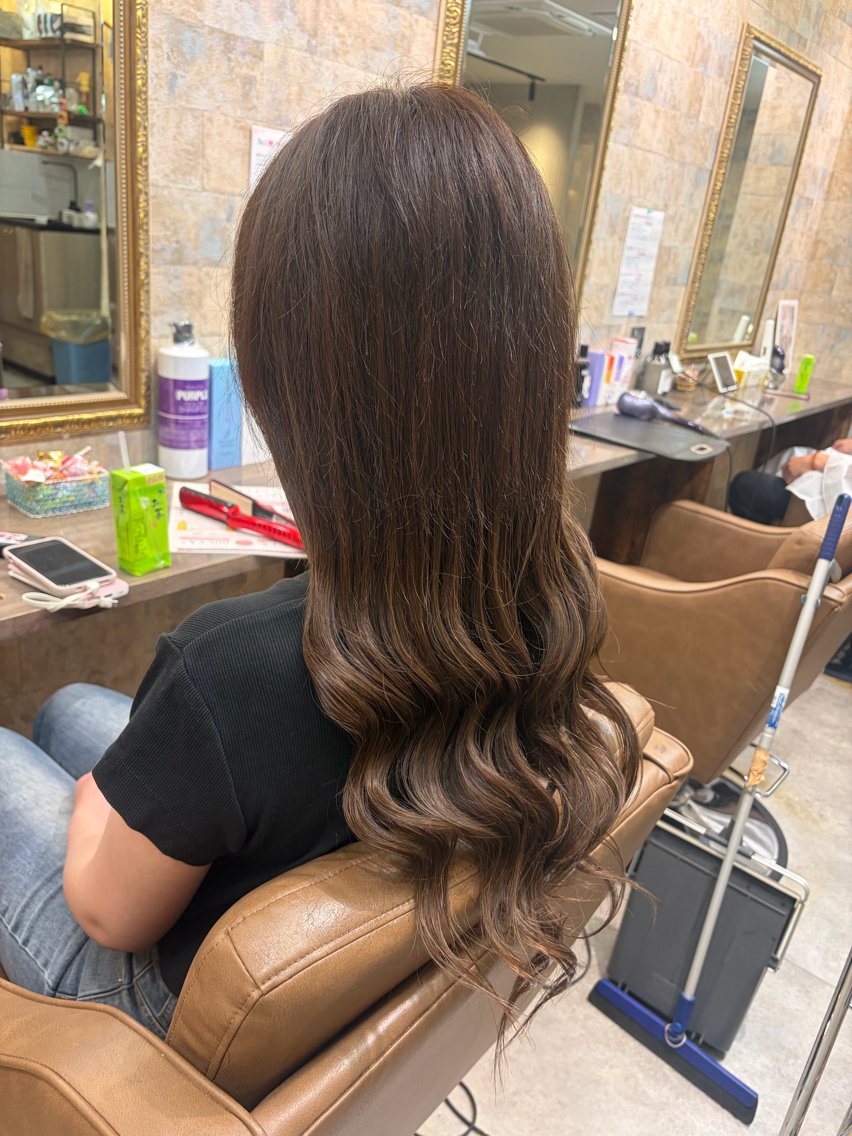 ロング カラー エクステ 前田 みのりのヘアスタイル