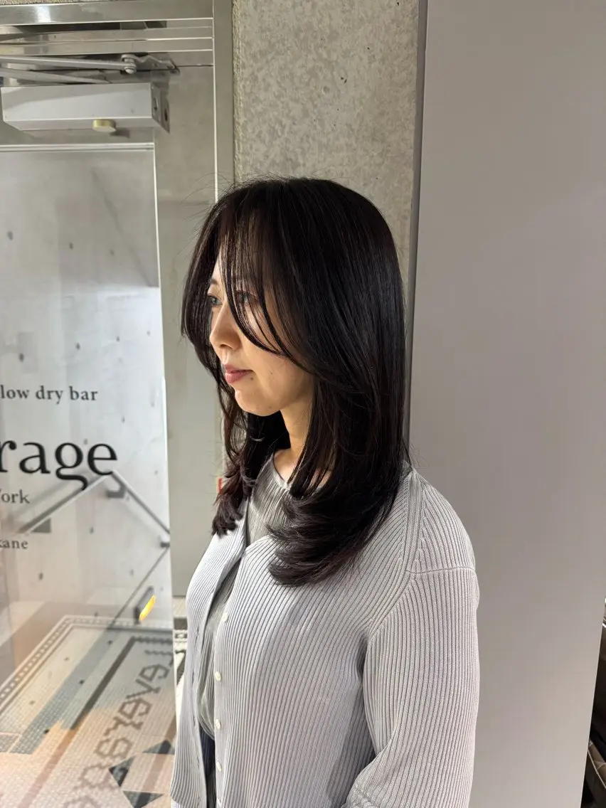 セミロング カラー セミロングレイヤー レイヤーカット カット トリートメント TOKUYAMA AYANOのヘアスタイル