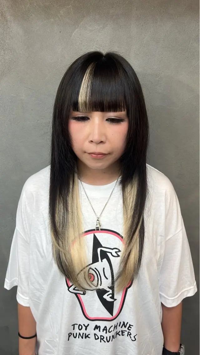 セミロング シールエクステ エクステ ウルフカット 美魔女 美容師NAOのヘアスタイル