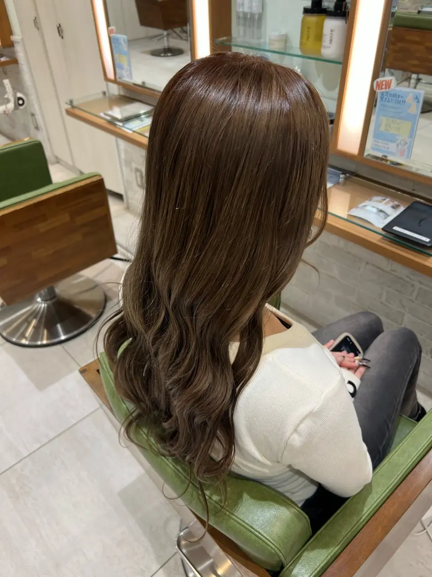 ロング アッシュ カット ヘアカラー トリートメント 山口 愛紗花のヘアスタイル