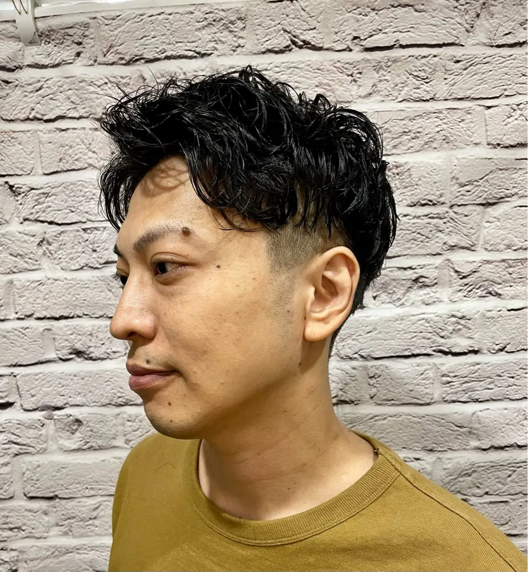 ミディアム パーマ メンズ カット パーマ 無料メンズカット❗️ 岡本晟我のヘアスタイル