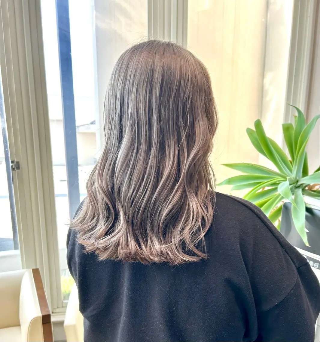 セミロング ヘアカラー 加藤 美翔のヘアスタイル