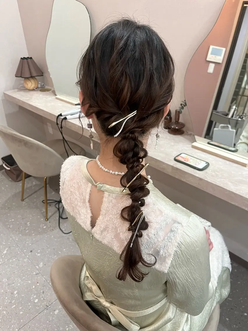 ロング ヘアアレンジ ヘアセット Mila Akariのヘアスタイル