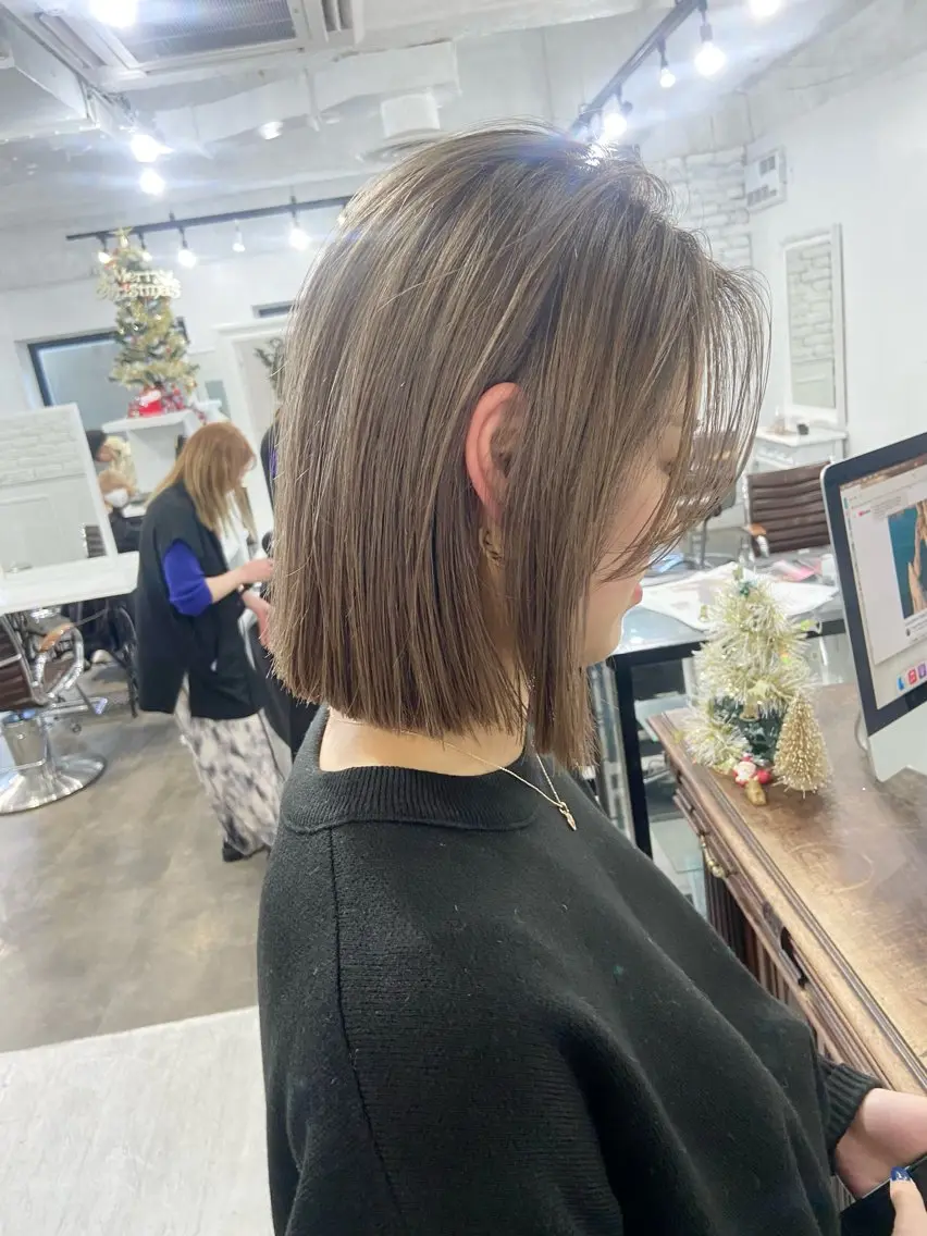 ミディアム カラー バレイヤージュ ミストバング ベージュカラー ブリーチ 抜きっぱなしブロンド 札幌ブリーチカラー/ ダブルカラー/ドイのヘアスタイル