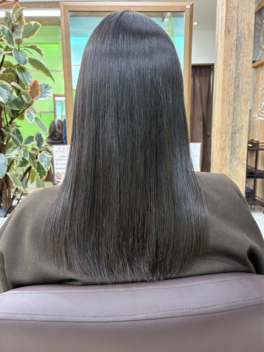 ロング 池田 綾香のヘアスタイル