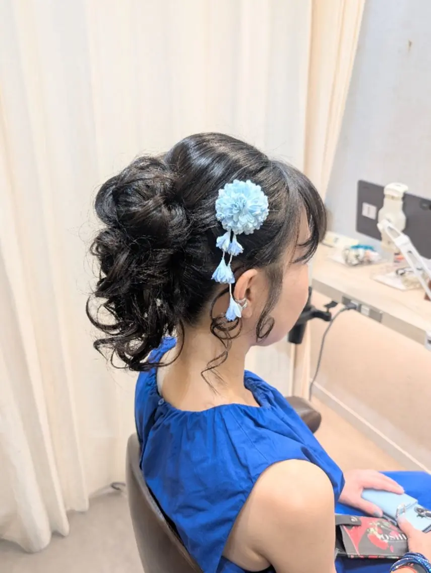 セミロング ヘアアレンジ ヘアセット koto💭 コトのヘアスタイル