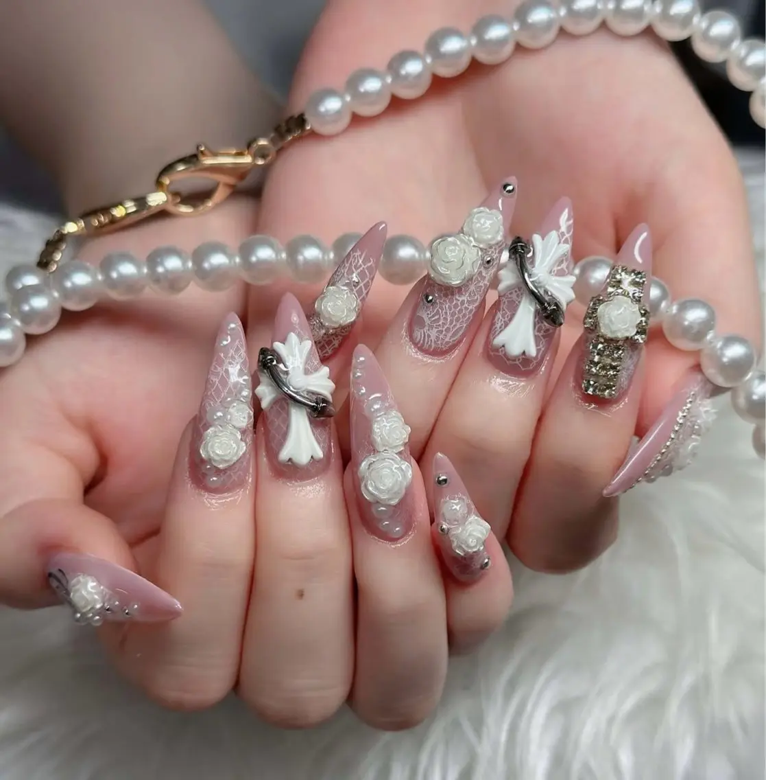 ネイル アートネイル ボルドー フレンチネイル ジェルネイル 氷ネイル・うるうるネイル ハンドネイル Julie NailSalonのネイルデザイン