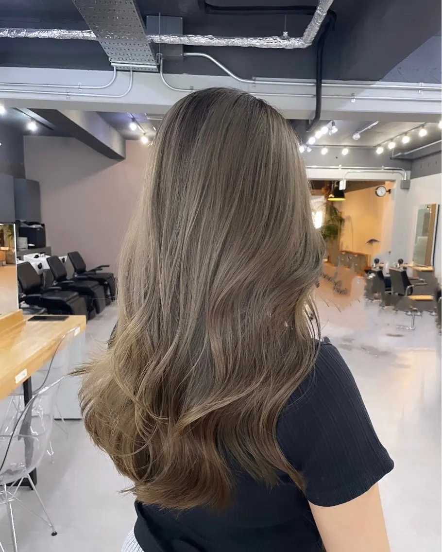 ロング カラー ミルクティーベージュ ❤︎レイヤー　MIAのヘアスタイル