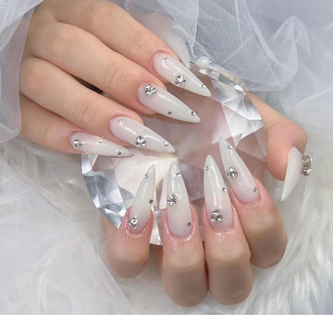 ネイル アートネイル オーロラネイル チークネイル 長さ出し フットネイル Miya _nailのネイルデザイン