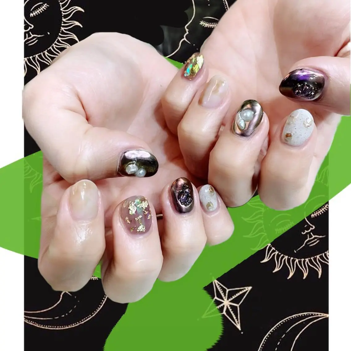 ネイル オーロラネイル 氷ネイル・うるうるネイル 韓国ネイル マグネットネイル ミラーネイル ハンドネイル VOLLMOND nailのネイルデザイン