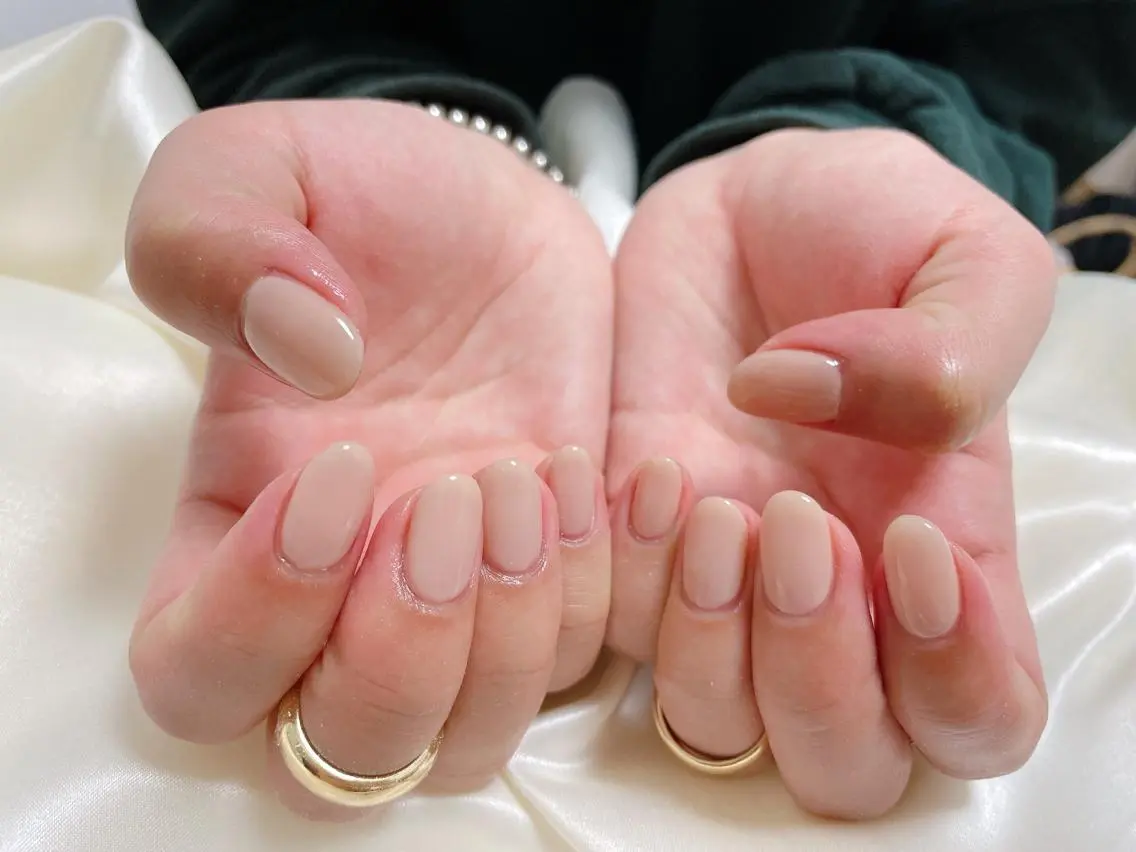 ネイル ワンカラーネイル シンプルネイル ハンドネイル mogunail &blowのネイルデザイン