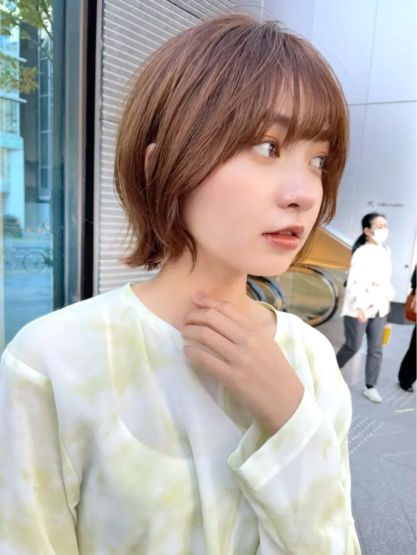 ミディアム 切りっぱなしボブ ショートボブ ボブレイヤー ボブ くびれヘア カット ヘアカラー トリートメント ボブ顔周り 韓国遠藤小雪のヘアスタイル