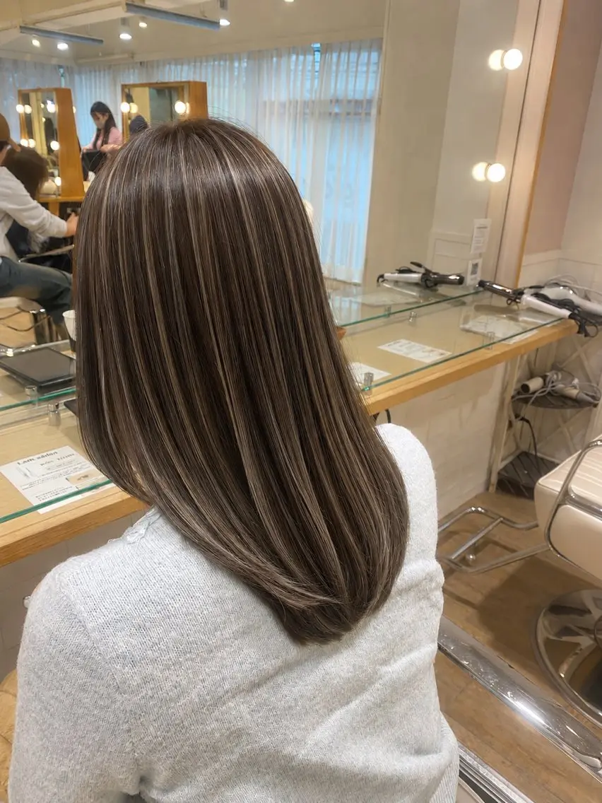 ハイライト＋オンカラー＋1stepトリートメントの写真
