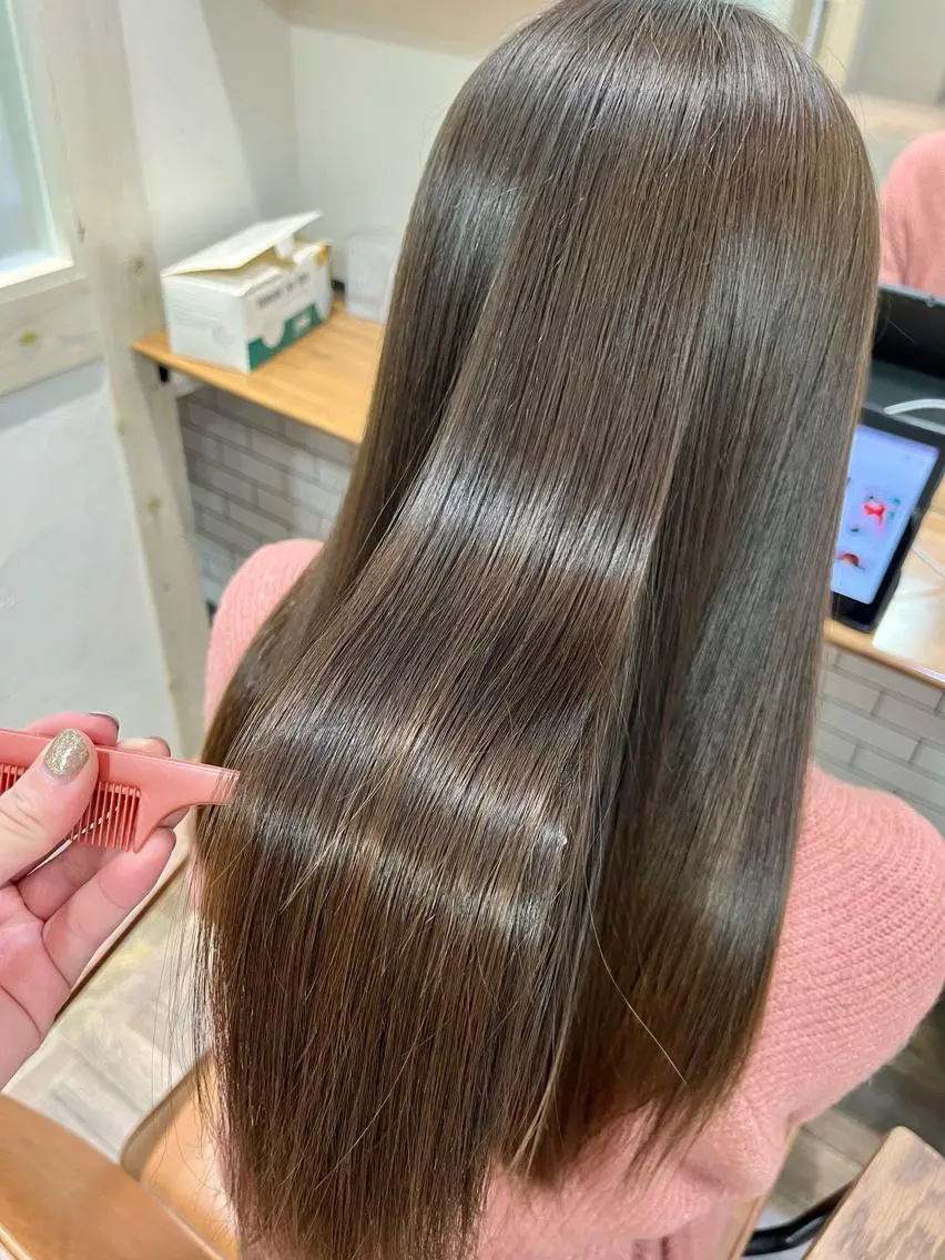 【ミディアム・ロング限定】カット+透明感カラー+ダメージケア🤎✨👑髪質改善トリートメントULTOWA👑の写真