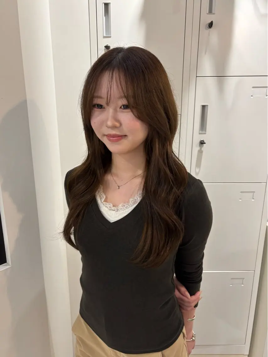 ロング 顔まわりレイヤー 顔周りカット 韓国風ヘア レイヤーカット ロング カット トリートメント recipe la couleurちずのヘアスタイル
