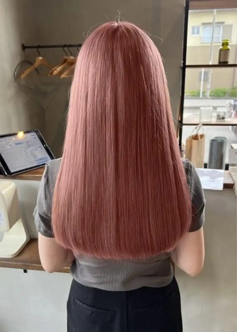 ロング カラー 🎨ハイトーン/ デザインカラー 内藤のヘアスタイル