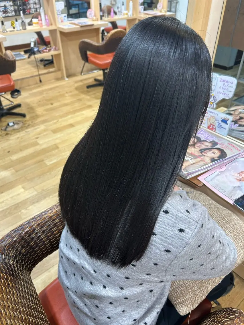 ロング 岩田 カミラのヘアスタイル