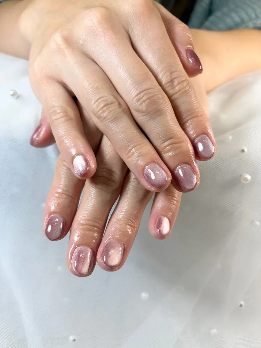 ネイル キラキラネイル マグネットネイル オフィスネイル ピンク シンプルネイル ハンドネイル iro+ nailのネイルデザイン