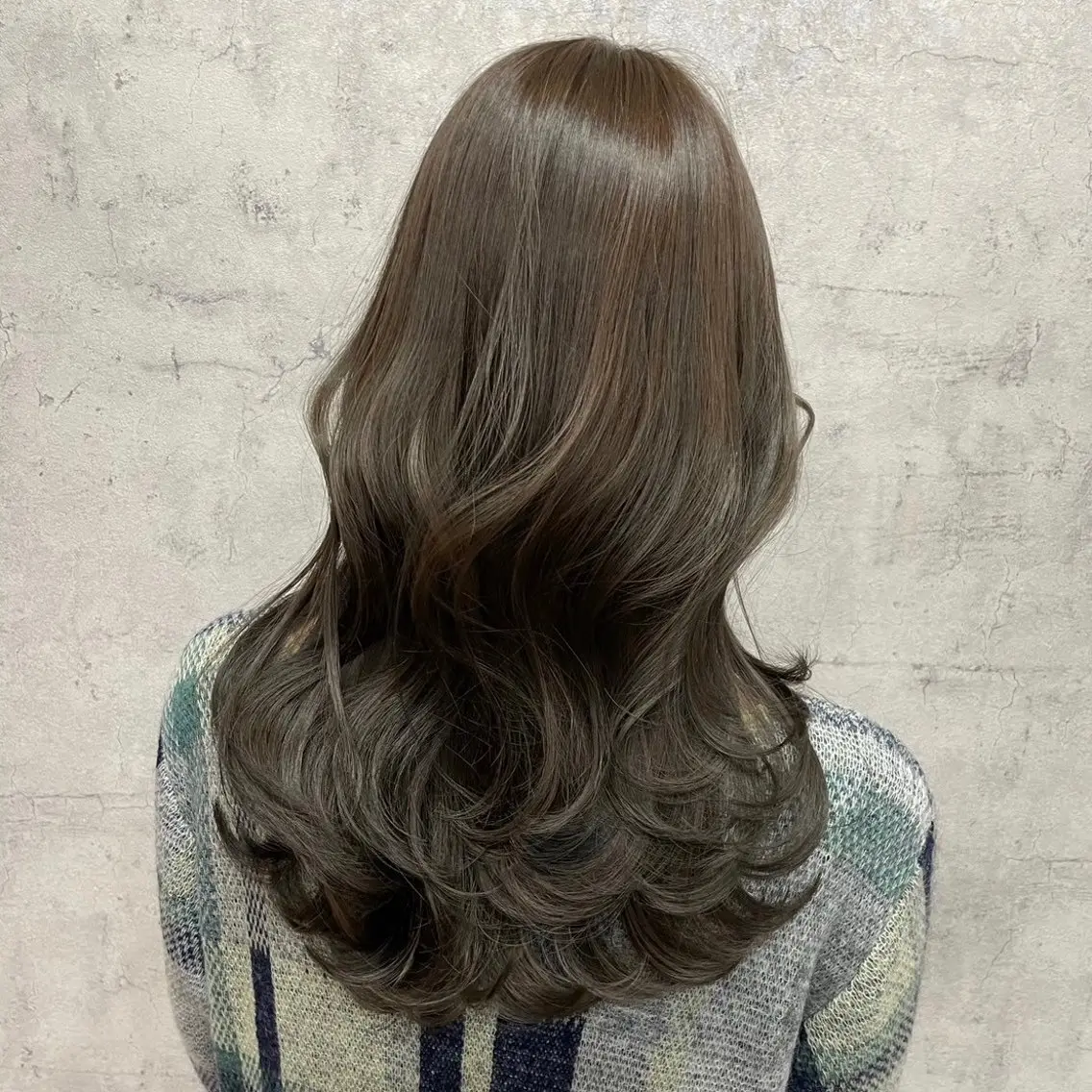 ロング カラー エクステ・レイヤ ーカット松下宗翔のヘアスタイル
