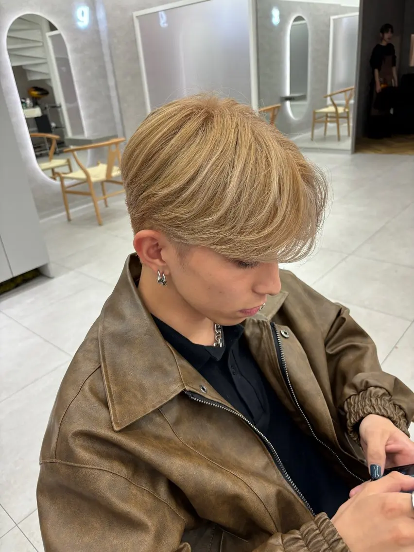 『🔥1日3名メンズ限定🔥』メンズカット+ブリーチ込ダブルカラー+髪質改善トリートメントの写真