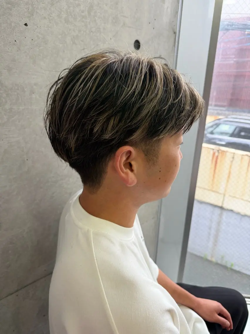 カラー メンズ センターパート メンズハイライト ハイライトカラー カット ヘアカラー RYUSEI/メンズ スタイル.パーマの眉毛・アイブロウイメージ