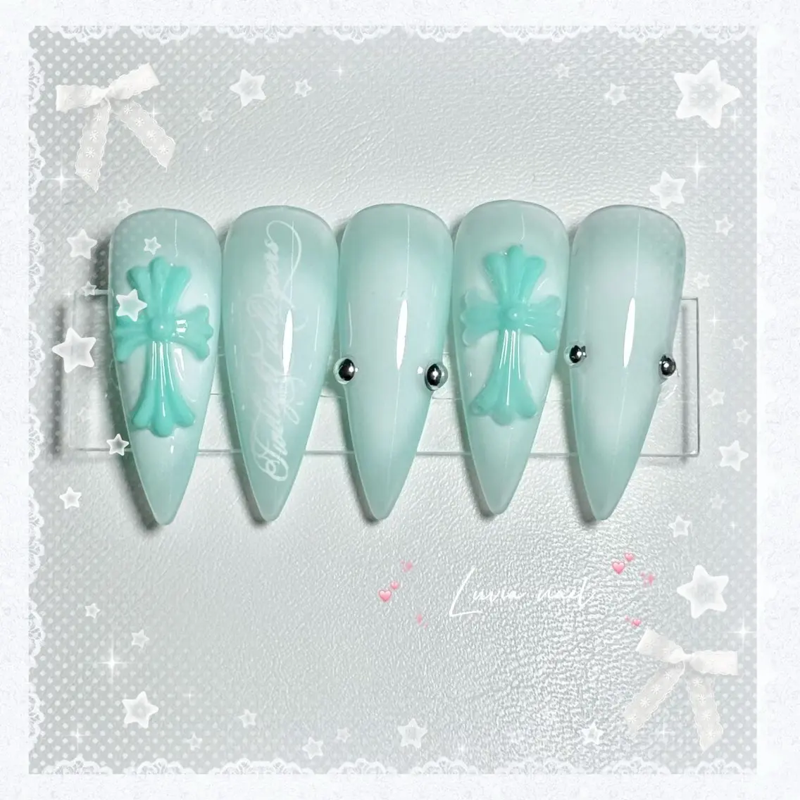 ネイル ハンドネイル 🎀Luvia ワンホンネイル💫のネイルデザイン