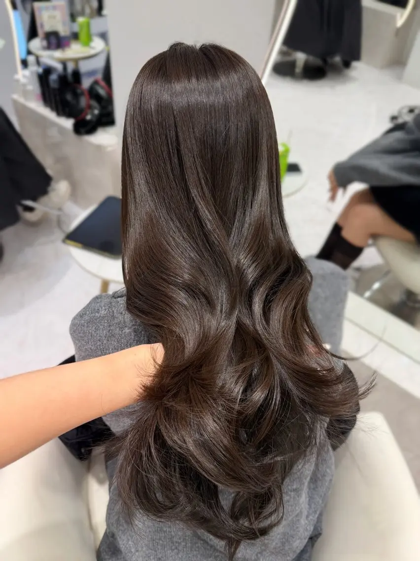 ロング カラー カット ヘアカラー トリートメント 𝑹𝒊𝒉𝒐🎀 名駅/大人韓国ヘアのヘアスタイル